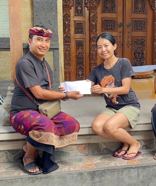 Menjenguk Anggota Sakit